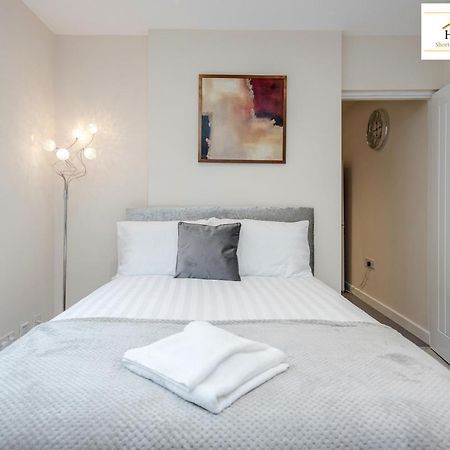 Bedford Hospital Victoria Apartments A And B By Homely Spaces Short Lets & Serviced Accommodation Eksteriør billede