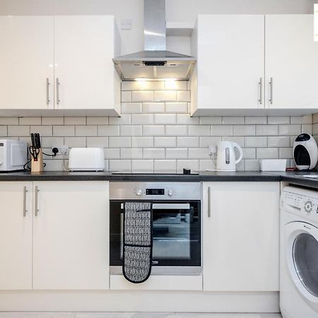 Bedford Hospital Victoria Apartments A And B By Homely Spaces Short Lets & Serviced Accommodation Eksteriør billede