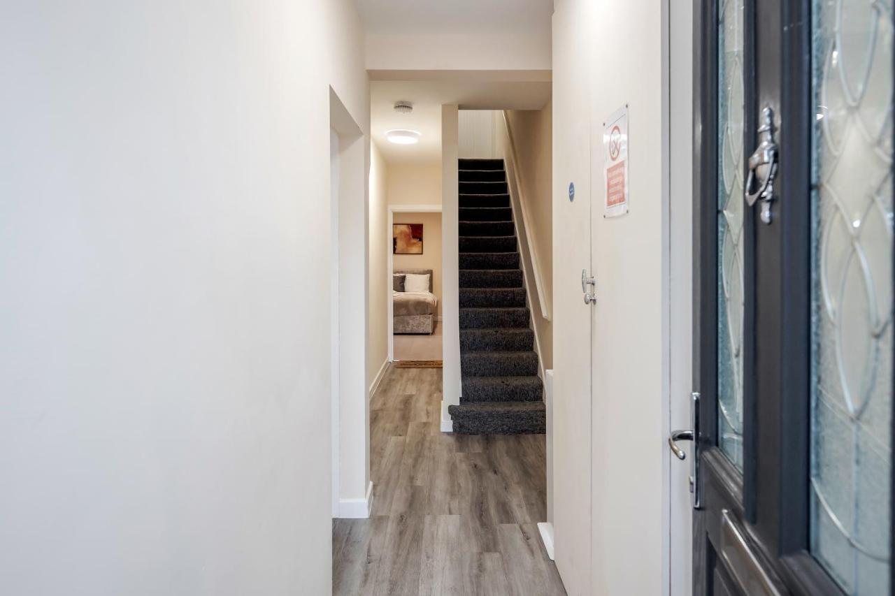 Bedford Hospital Victoria Apartments A And B By Homely Spaces Short Lets & Serviced Accommodation Eksteriør billede