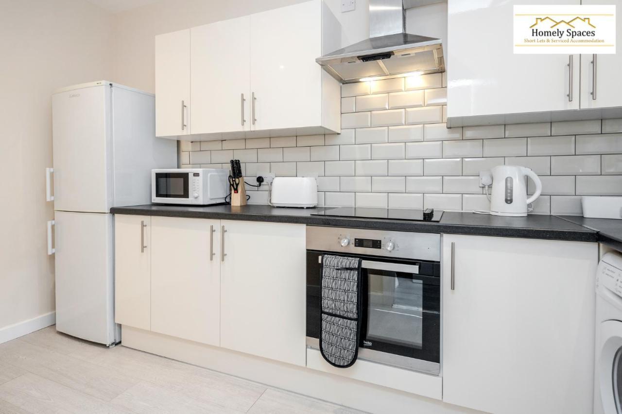 Bedford Hospital Victoria Apartments A And B By Homely Spaces Short Lets & Serviced Accommodation Eksteriør billede
